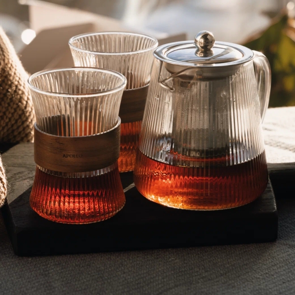 100 приятных подарков коллеге на 8 Марта