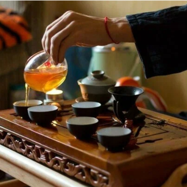 100 приятных подарков коллеге на 8 Марта