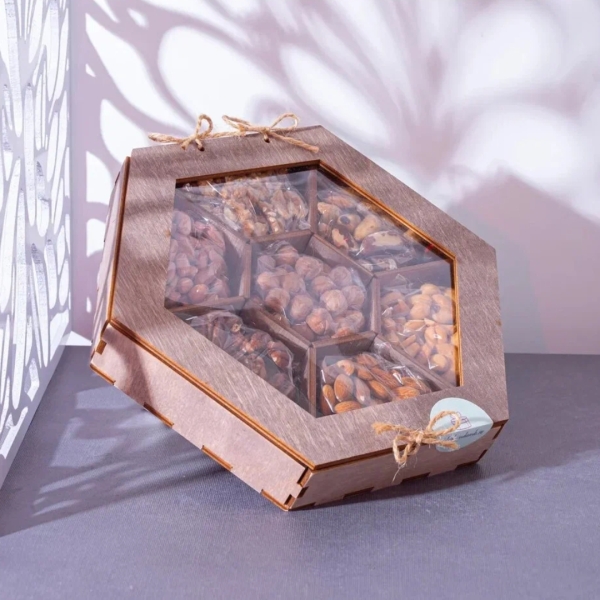 100 приятных подарков коллеге на 8 Марта