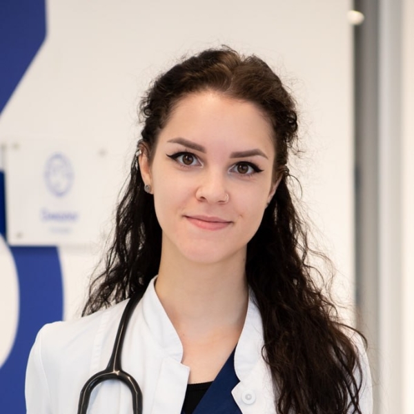 Почему собака ездит на попе