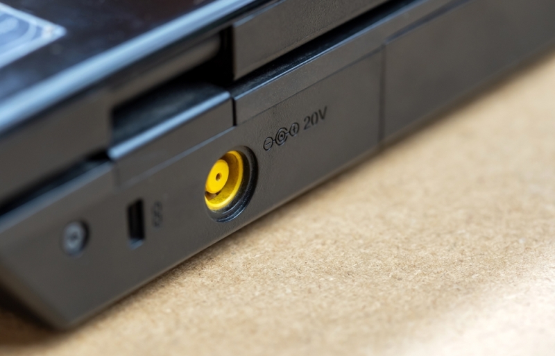 Что делать, если не заряжается ноутбук с Windows, macOS или Linux