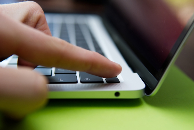 Что делать, если не заряжается ноутбук с Windows, macOS или Linux